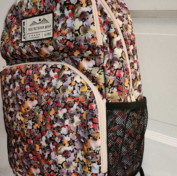 Kavu in bloom burst - Picture 4 of 9